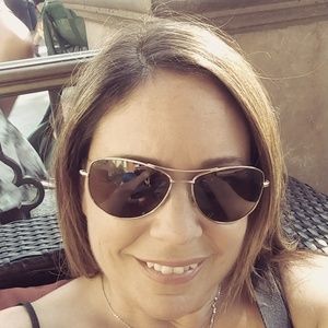 Meet your Posher, Lesley-anne